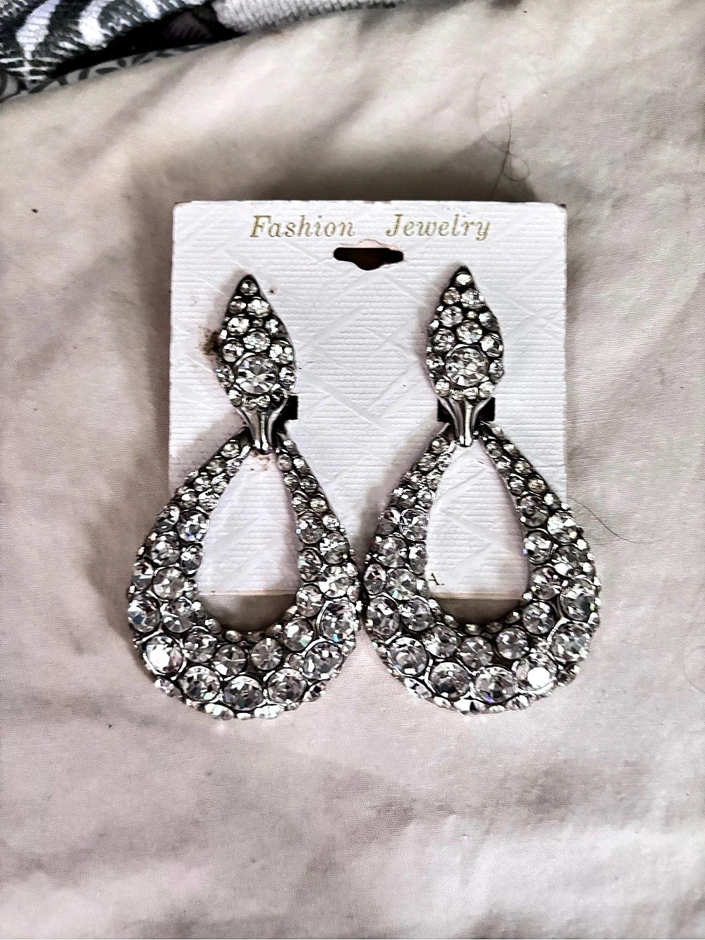 Rhinestone Drop Earrings in Silver Tone Setting. NWT (Clip-On)